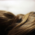Osm důvodů, proč nám padají vlasy