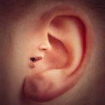 Tinnitus je nepříjemné zvonění v uších. Víte, jak na něj?